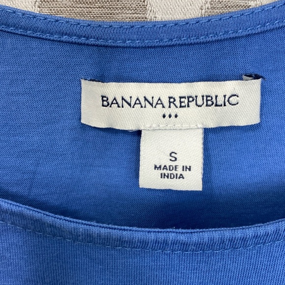 Banana Republic Embroidered Cap Sleeve Tee in Blue Size: Small - Picture 3 of 3
